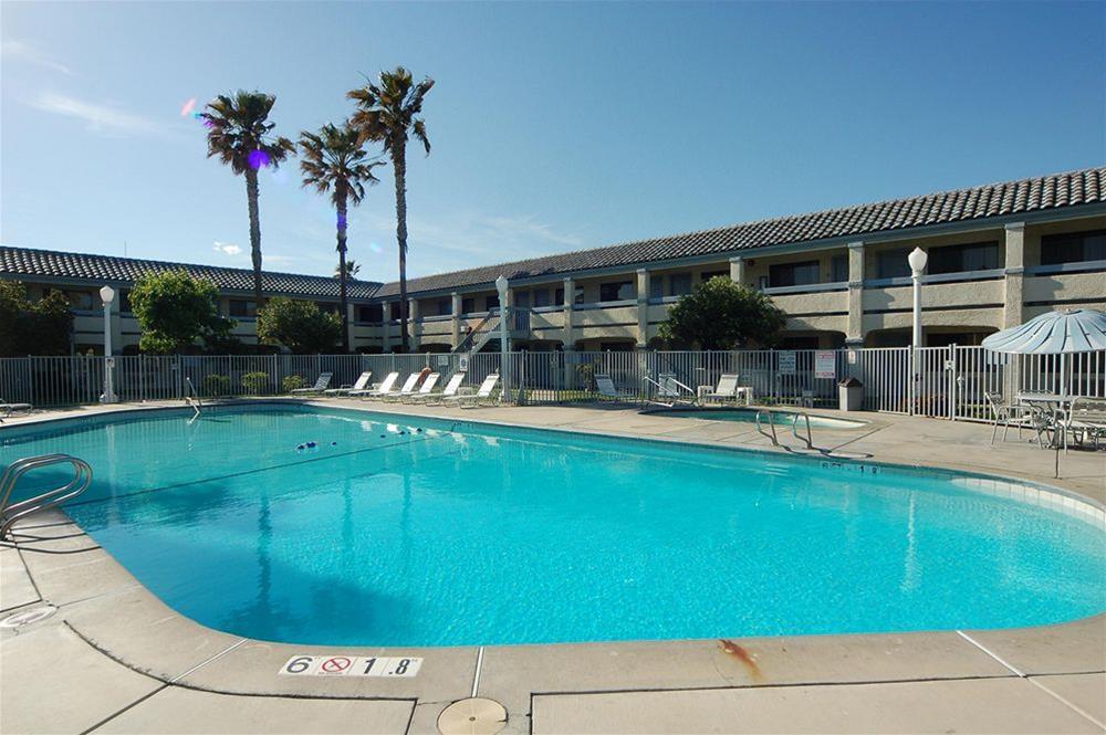 Spark By Hilton Santa Nella Exterior photo