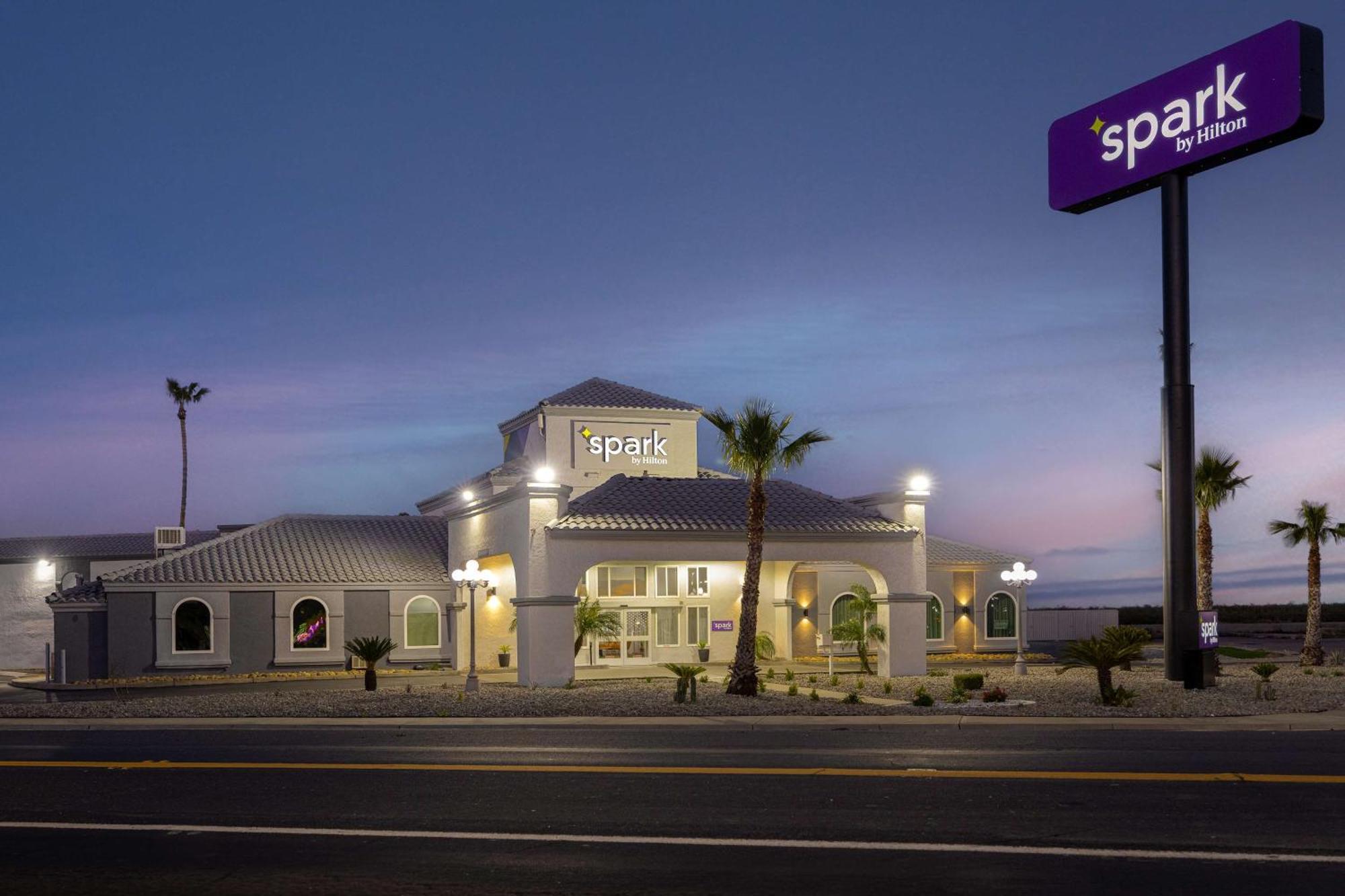 Spark By Hilton Santa Nella Exterior photo
