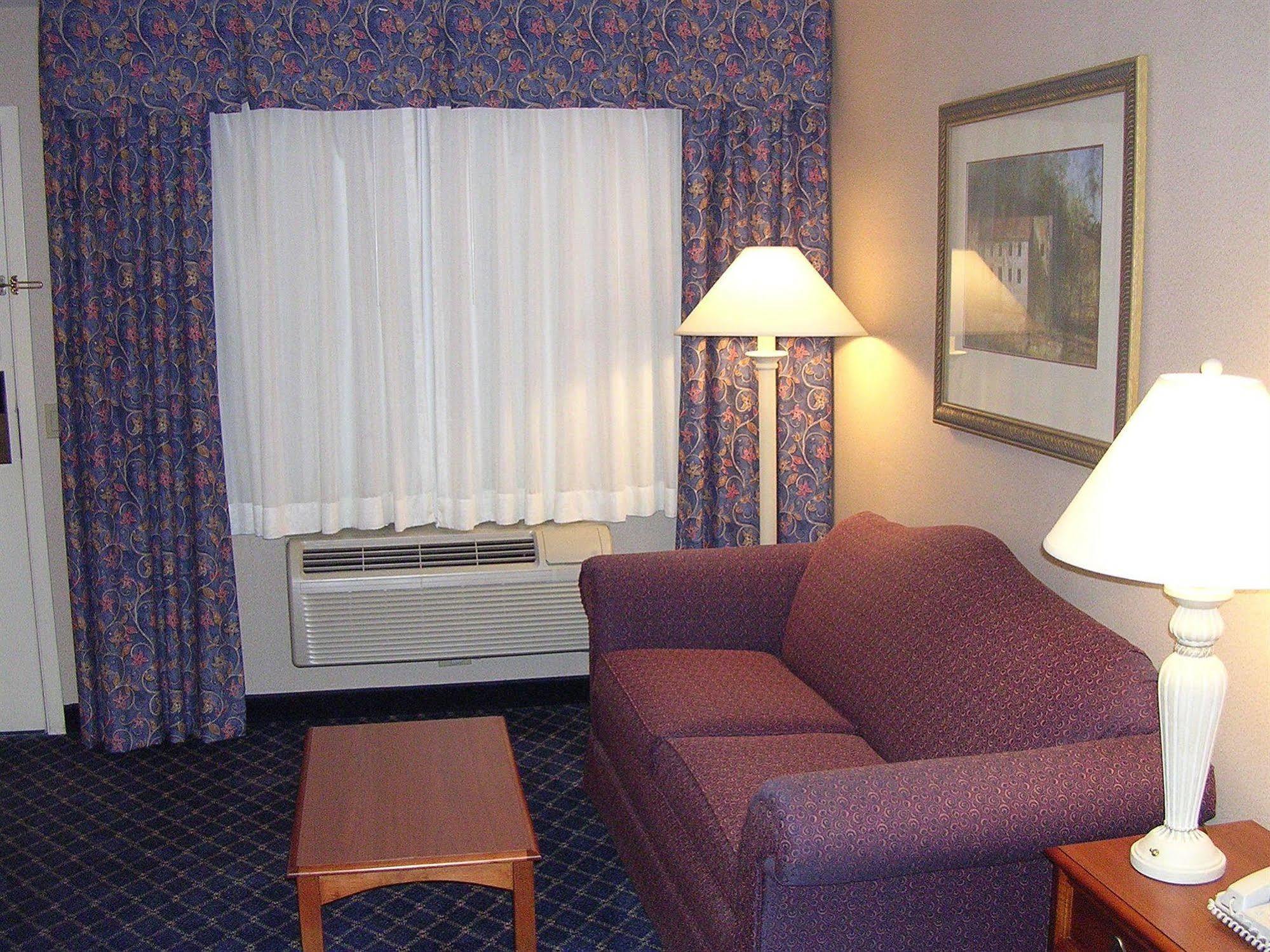 Spark By Hilton Santa Nella Room photo